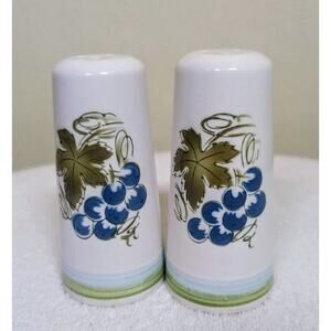 HARMONY HOUSE BLUE GRAPES Ironstone Cute Vintage Salt & Pepper Shaker Set
